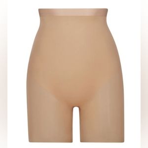 SKIMS• Barely There Low Back Short